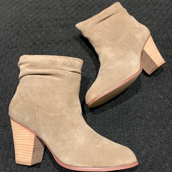 Beautiful Chinese Laundry Booties🎄✨ - Picture 6 of 6